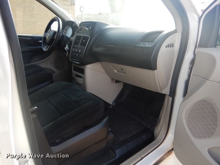 image for item FF9177 2011 Dodge Grand Caravan handicap accessible van