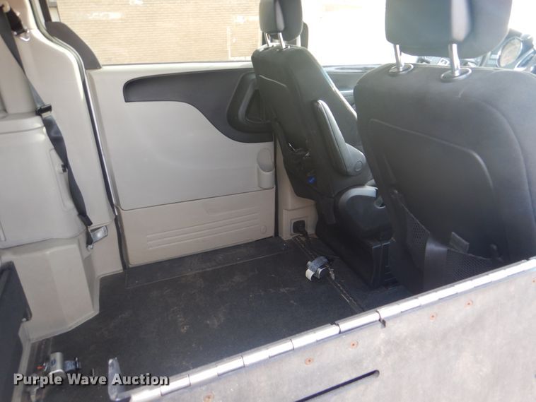image for item FF9177 2011 Dodge Grand Caravan handicap accessible van