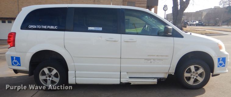 image for item FF9178 2011 Dodge Grand Caravan handicap accessible van