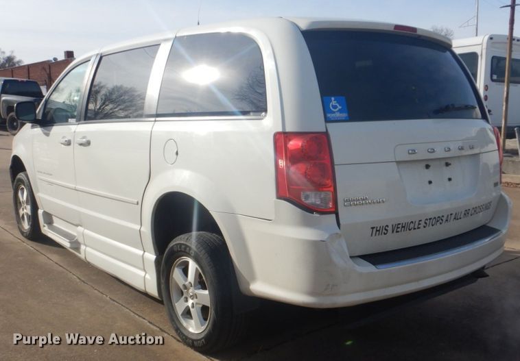 image for item FF9178 2011 Dodge Grand Caravan handicap accessible van