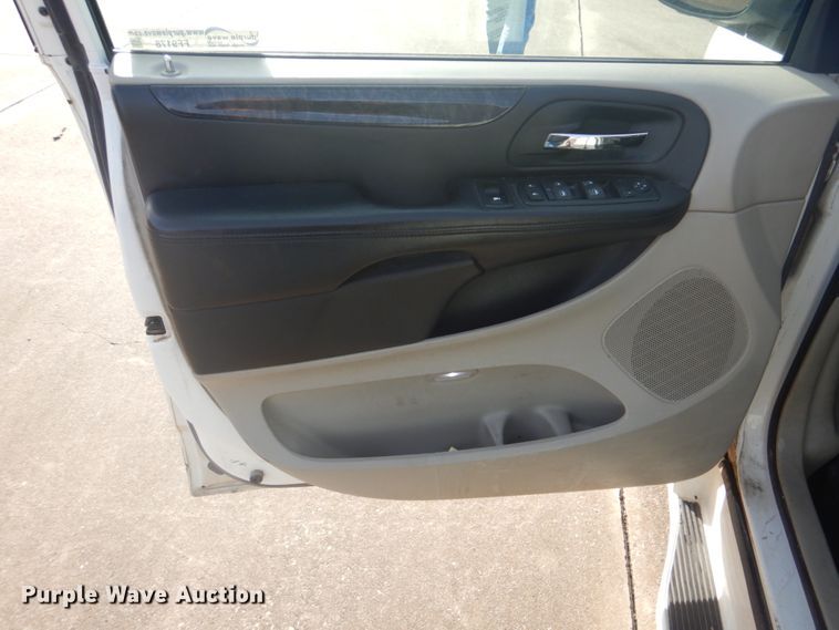 image for item FF9178 2011 Dodge Grand Caravan handicap accessible van