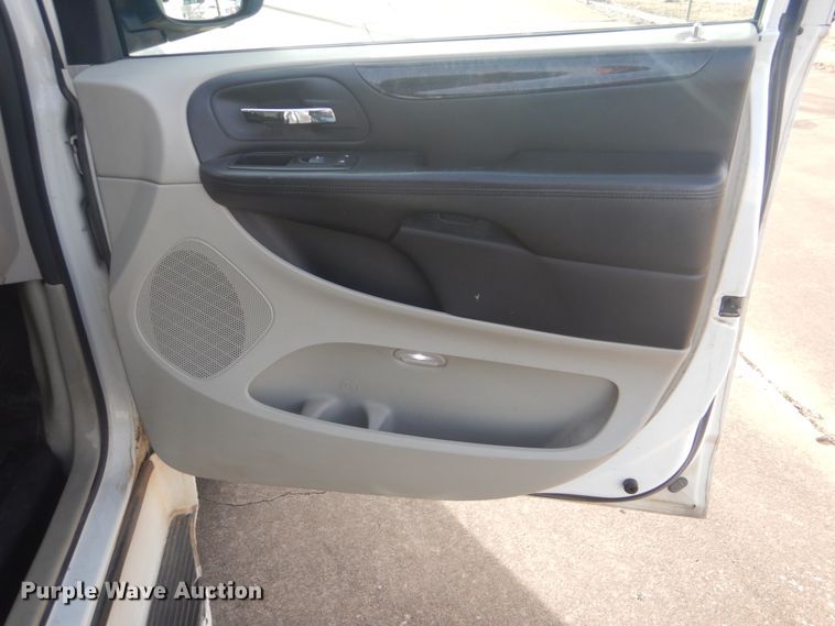 image for item FF9178 2011 Dodge Grand Caravan handicap accessible van