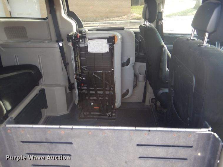 image for item FF9178 2011 Dodge Grand Caravan handicap accessible van