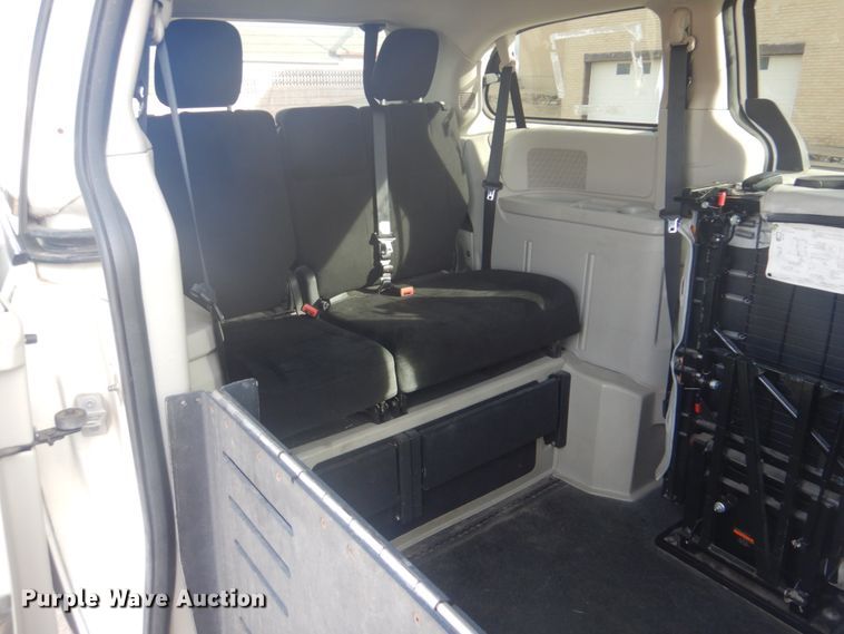image for item FF9178 2011 Dodge Grand Caravan handicap accessible van