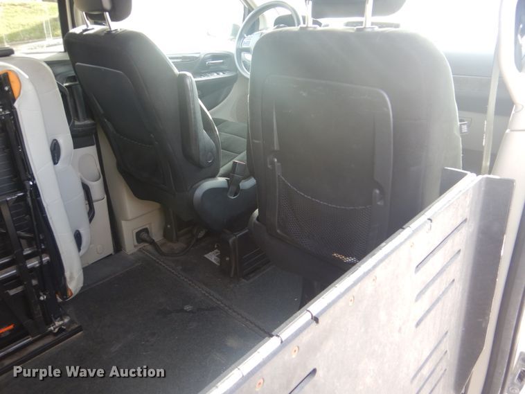 image for item FF9178 2011 Dodge Grand Caravan handicap accessible van