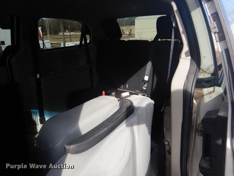 image for item FF9178 2011 Dodge Grand Caravan handicap accessible van