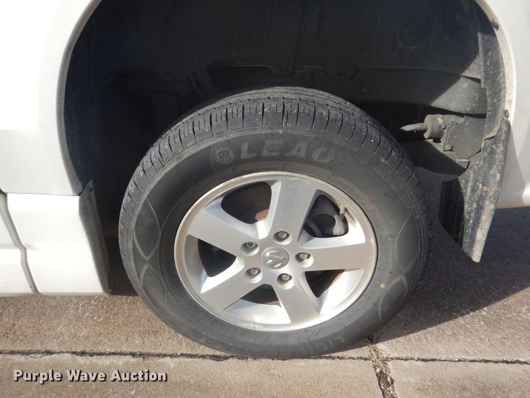 image for item FF9178 2011 Dodge Grand Caravan handicap accessible van