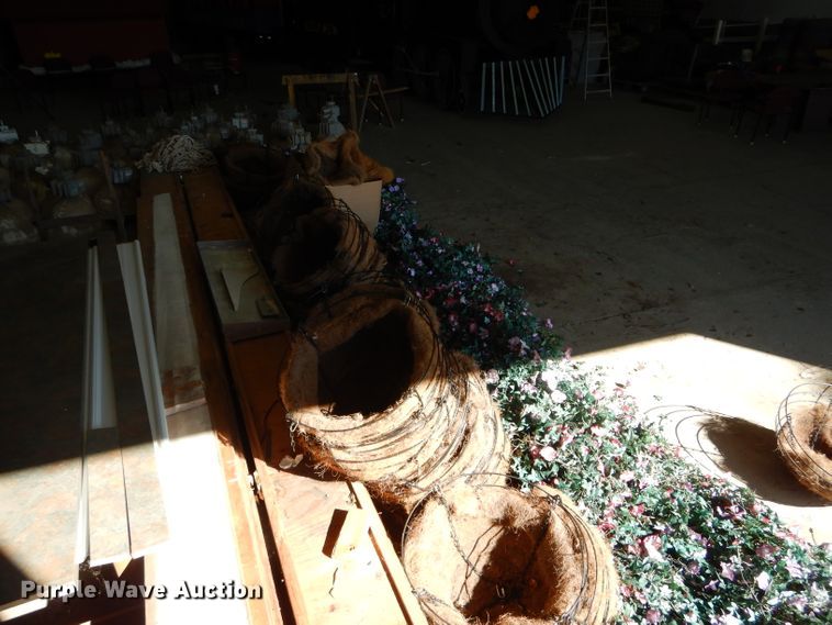 image for item FI9730 Flower baskets