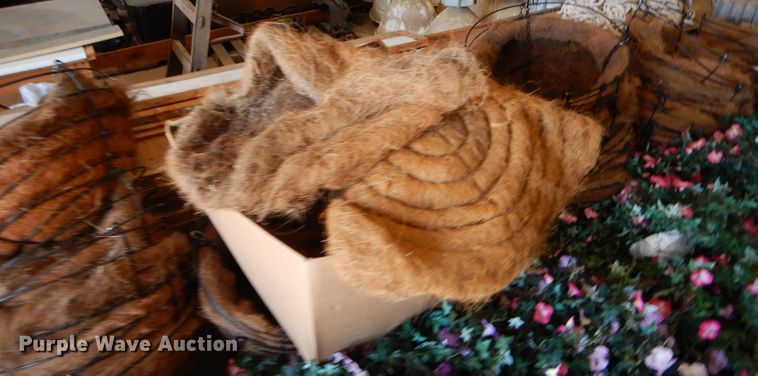 image for item FI9730 Flower baskets