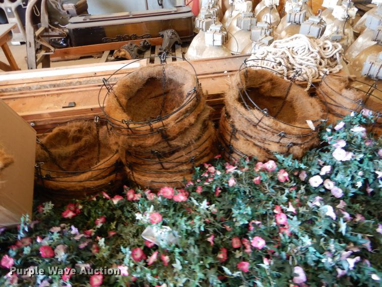 image for item FI9730 Flower baskets