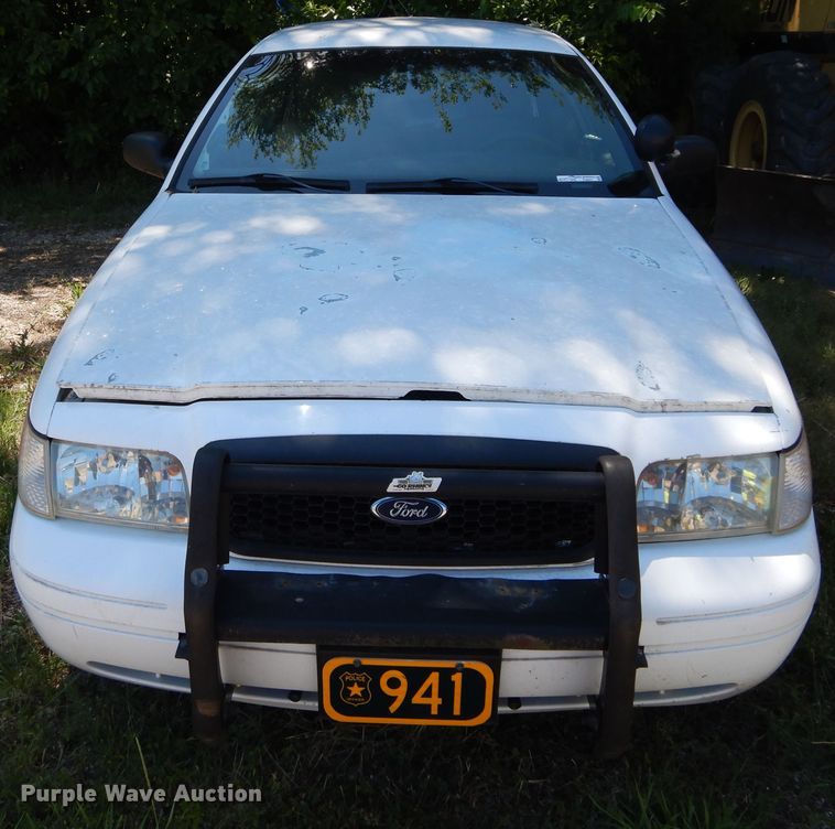 image for item FI9957 2005 Ford Crown Victoria Police Interceptor