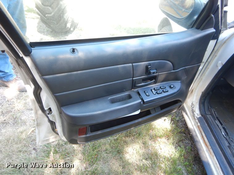 image for item FI9957 2005 Ford Crown Victoria Police Interceptor