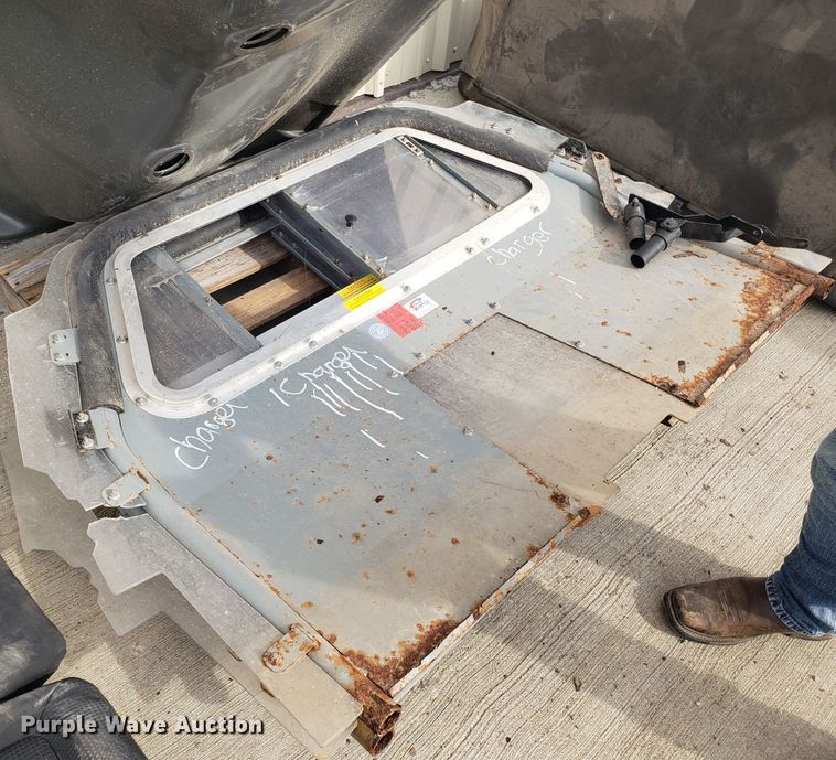 image for item FW9540 Dodge Charger police parts