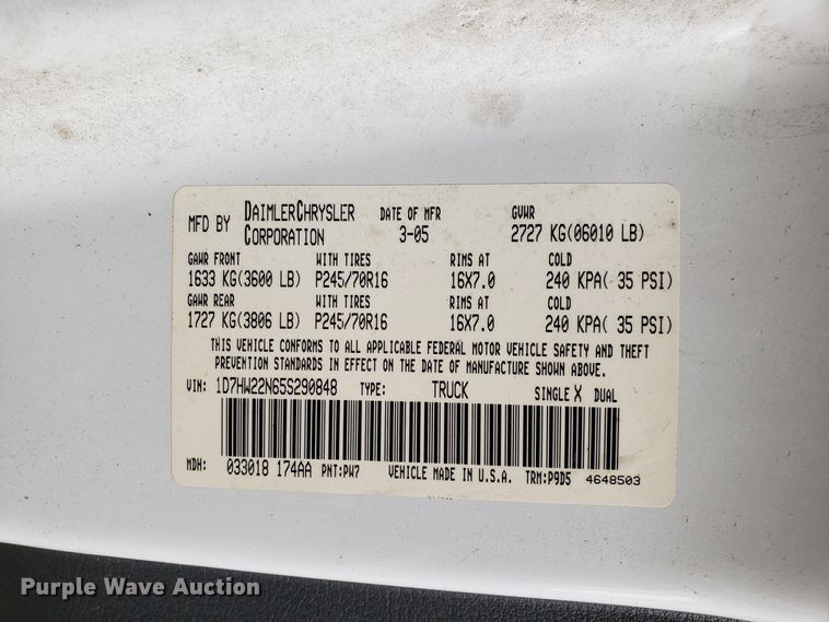 image for item FW9543 2005 Dodge Dakota Club Cab pickup truck