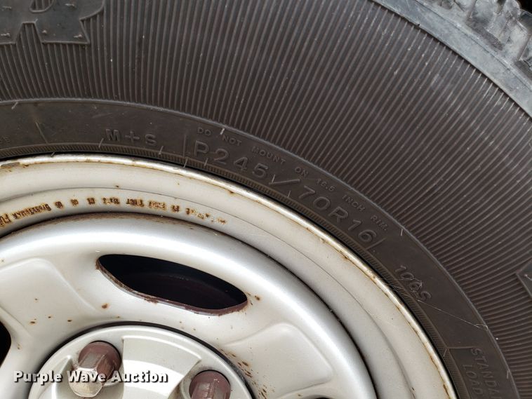 image for item FW9543 2005 Dodge Dakota Club Cab pickup truck