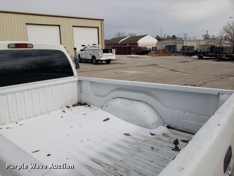 image for item FW9543 2005 Dodge Dakota Club Cab pickup truck