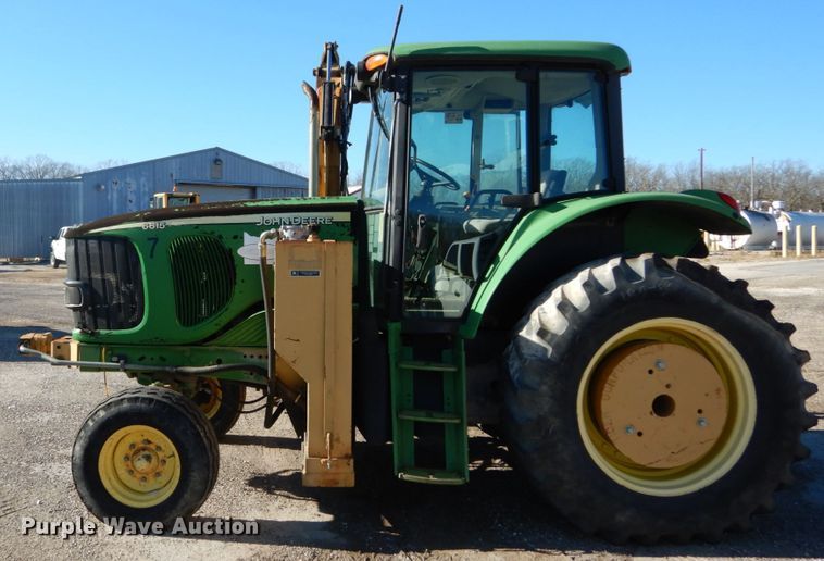 image for item GC9432 2004 John Deere 6615 tractor