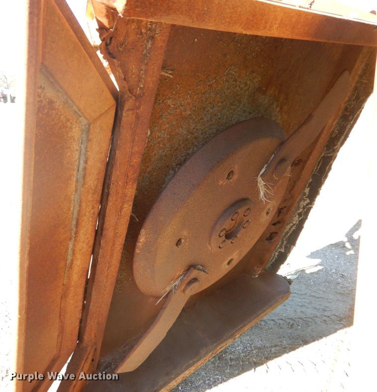 image for item GC9432 2004 John Deere 6615 tractor