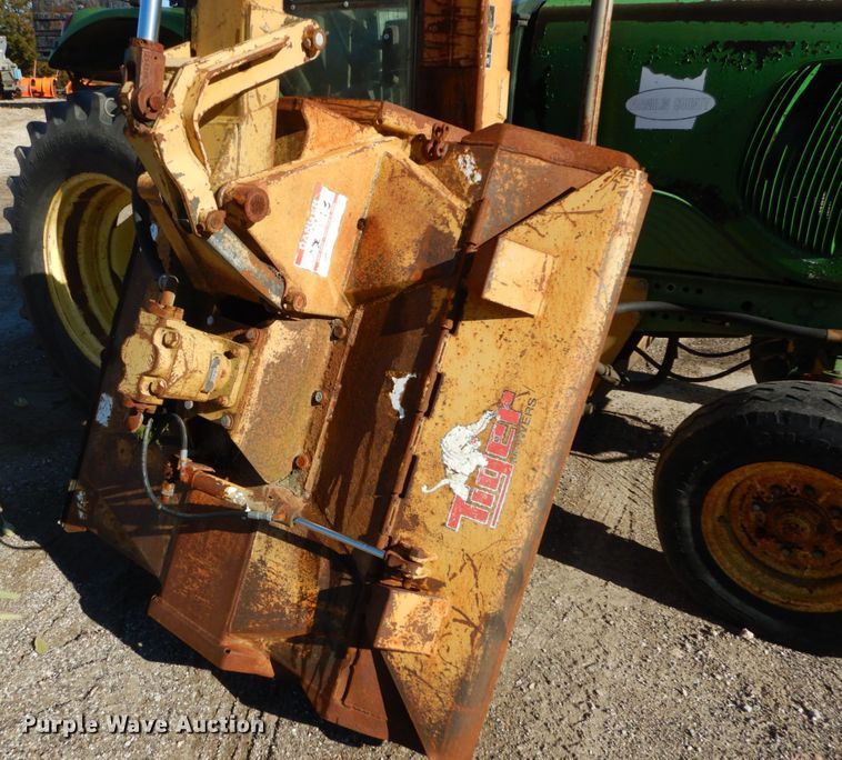 image for item GC9432 2004 John Deere 6615 tractor