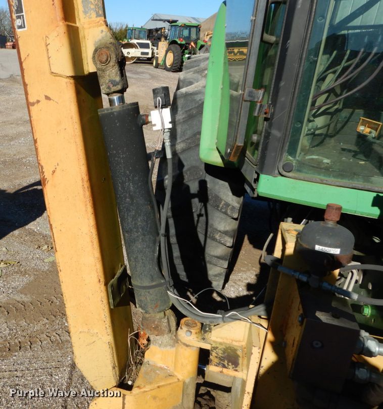 image for item GC9432 2004 John Deere 6615 tractor