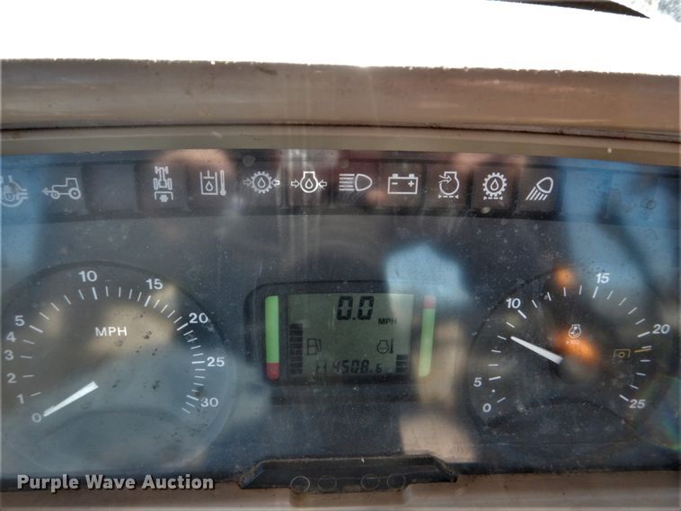 image for item GC9432 2004 John Deere 6615 tractor