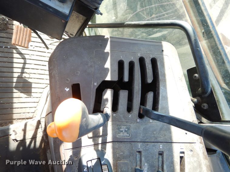 image for item GC9432 2004 John Deere 6615 tractor