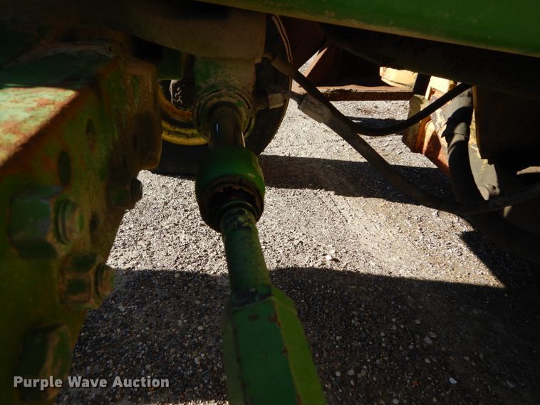 image for item GC9432 2004 John Deere 6615 tractor