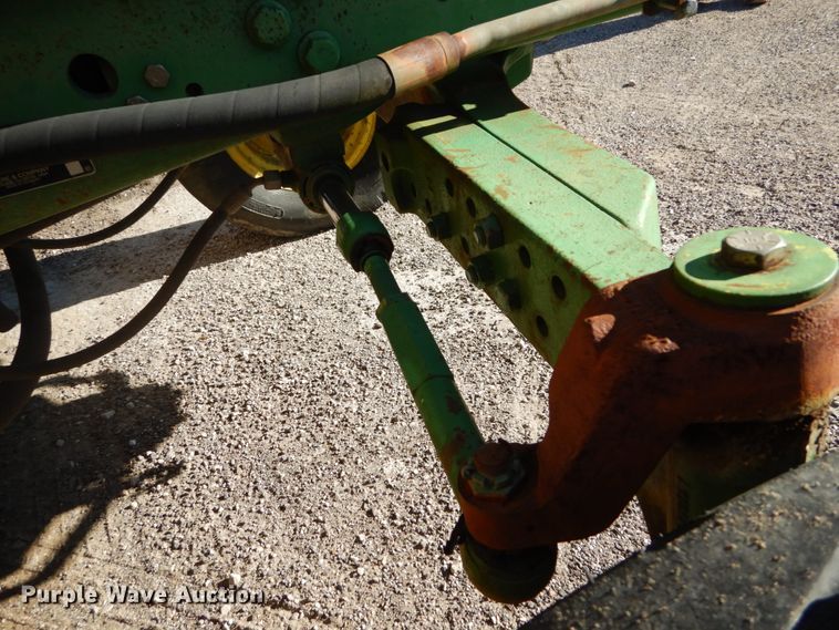 image for item GC9432 2004 John Deere 6615 tractor