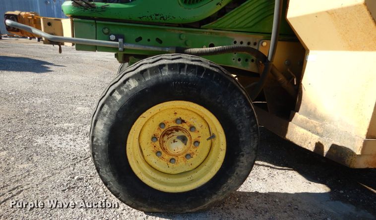 image for item GC9432 2004 John Deere 6615 tractor