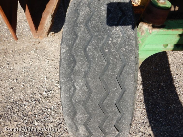 image for item GC9432 2004 John Deere 6615 tractor