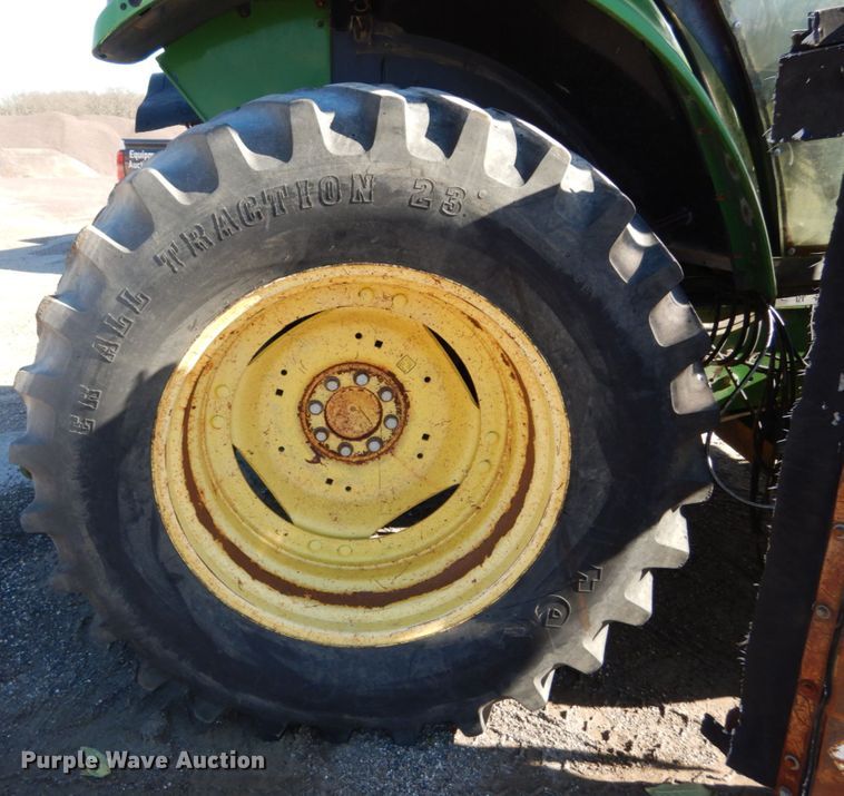 image for item GC9432 2004 John Deere 6615 tractor