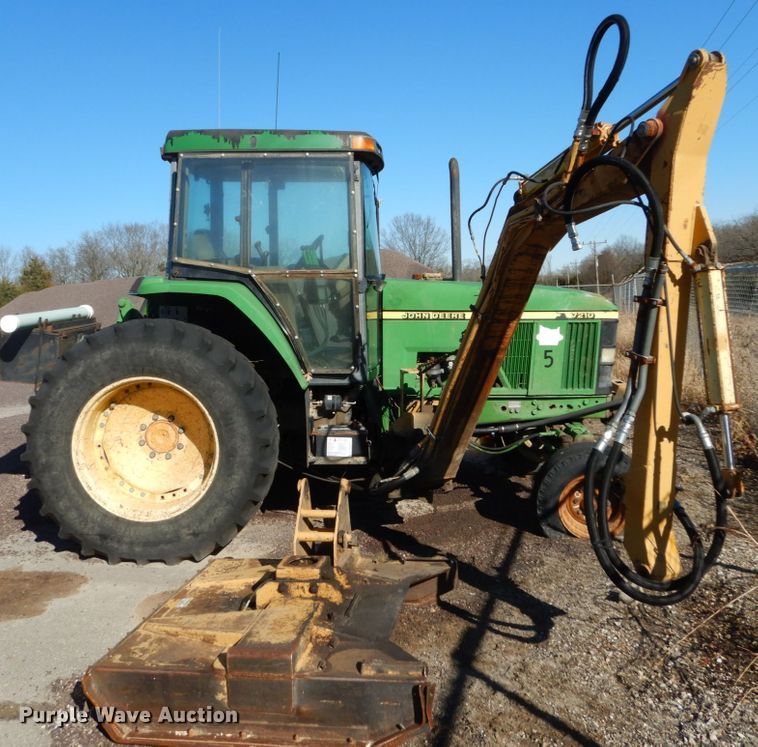 image for item GC9433 2000 John Deere 7210 tractor