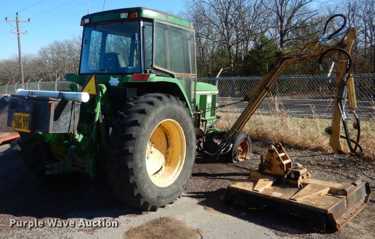 image for item GC9433 2000 John Deere 7210 tractor
