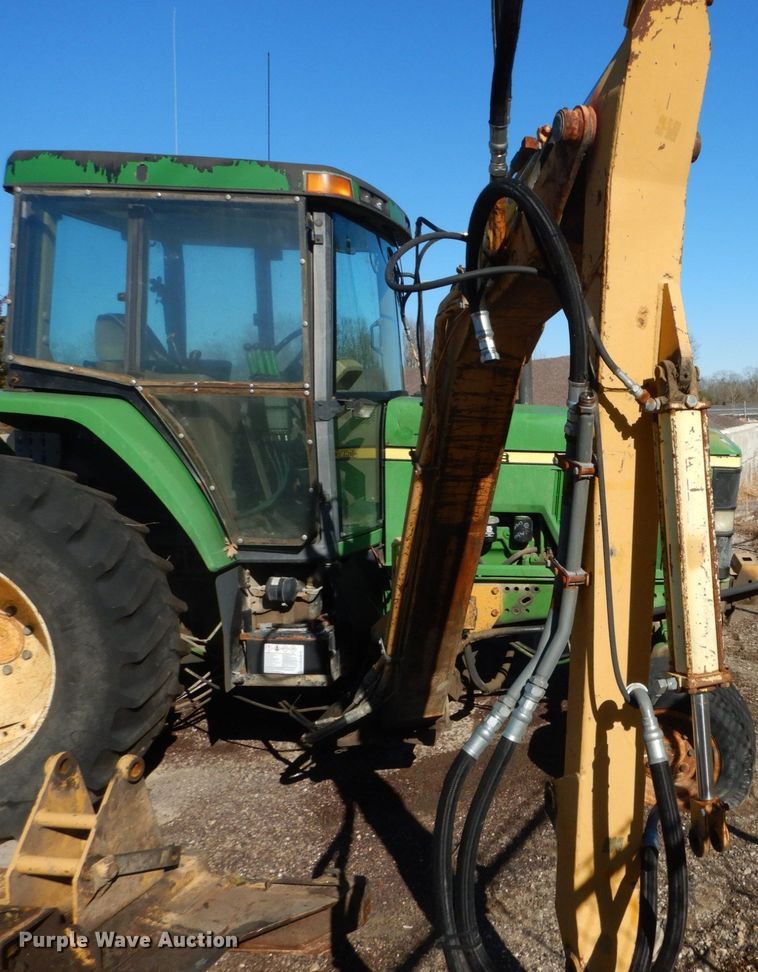 image for item GC9433 2000 John Deere 7210 tractor