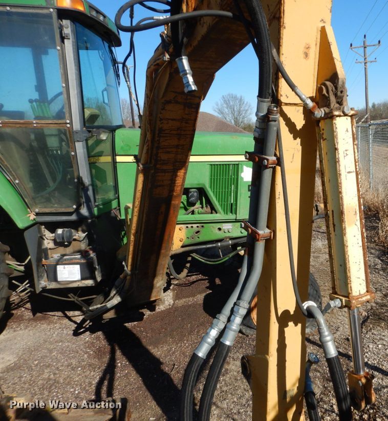 image for item GC9433 2000 John Deere 7210 tractor