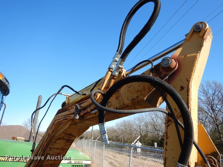 image for item GC9433 2000 John Deere 7210 tractor