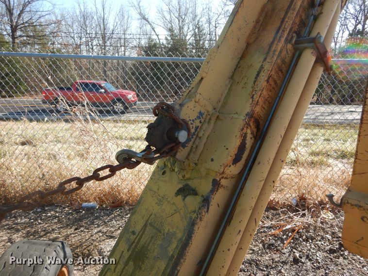 image for item GC9433 2000 John Deere 7210 tractor