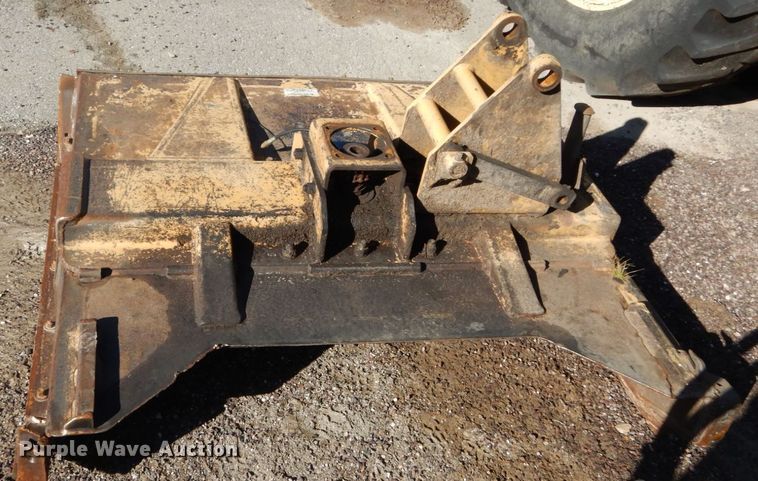 image for item GC9433 2000 John Deere 7210 tractor