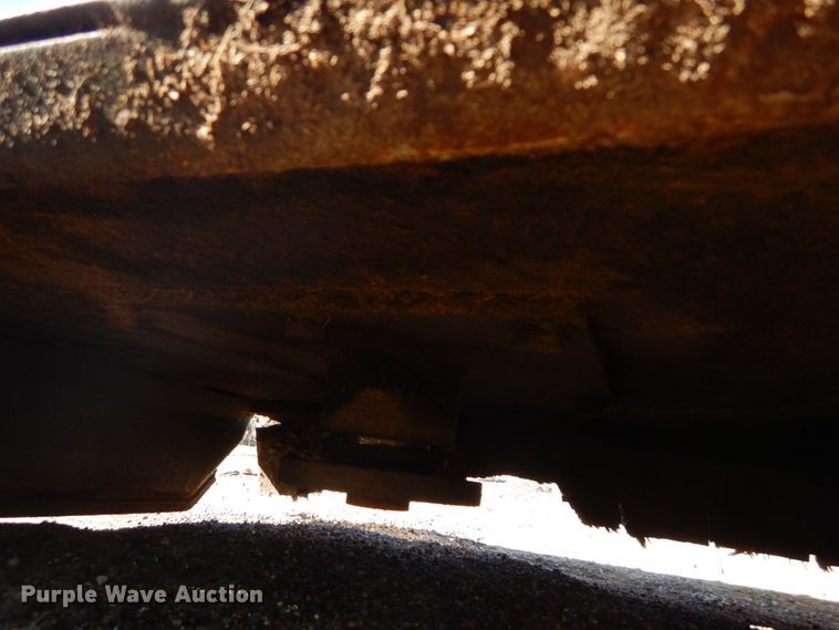 image for item GC9433 2000 John Deere 7210 tractor