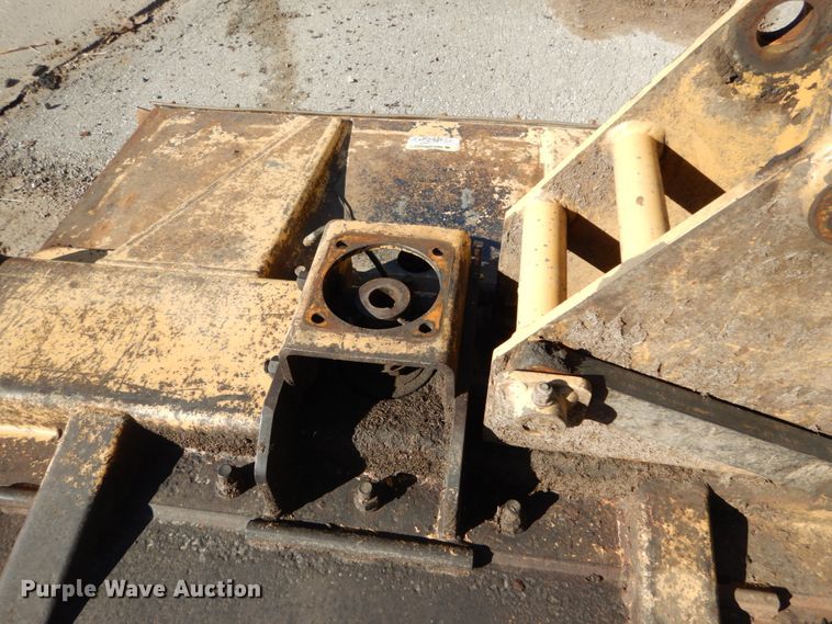 image for item GC9433 2000 John Deere 7210 tractor