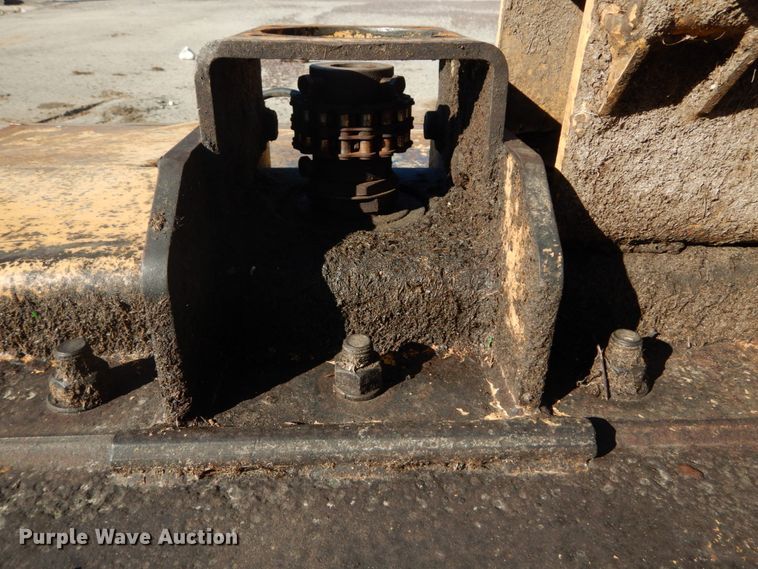 image for item GC9433 2000 John Deere 7210 tractor