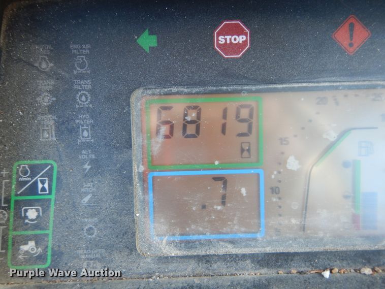 image for item GC9433 2000 John Deere 7210 tractor