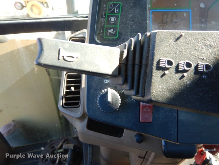 image for item GC9433 2000 John Deere 7210 tractor