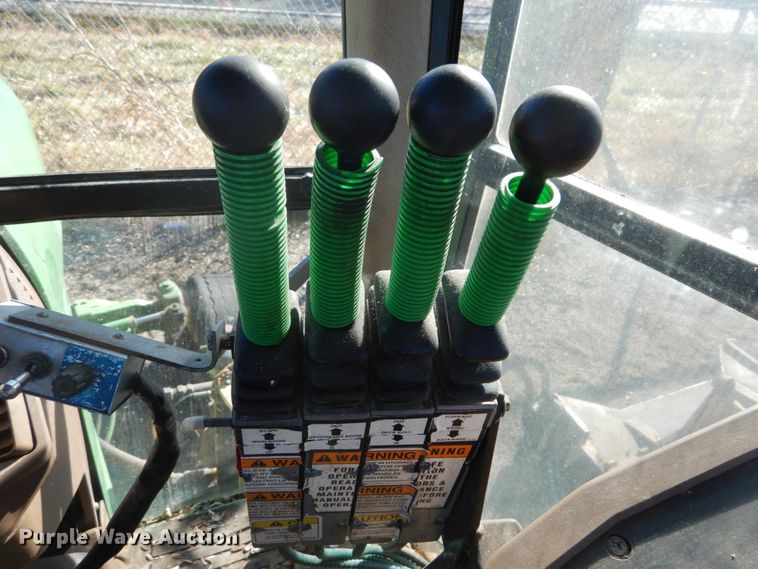 image for item GC9433 2000 John Deere 7210 tractor