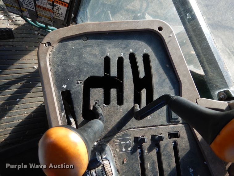 image for item GC9433 2000 John Deere 7210 tractor