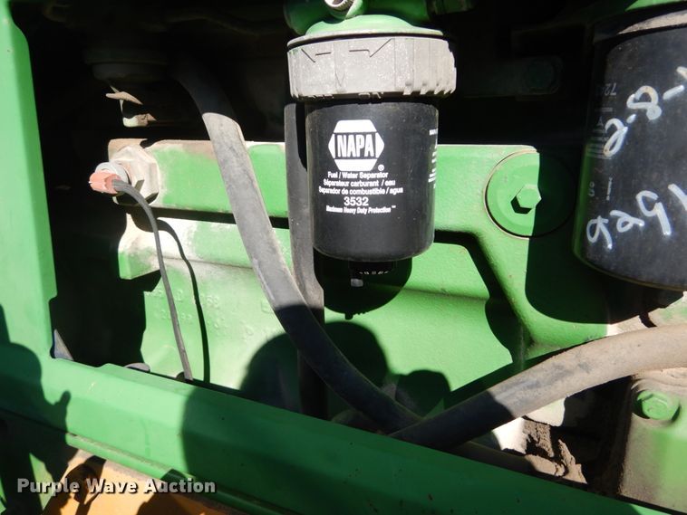 image for item GC9433 2000 John Deere 7210 tractor