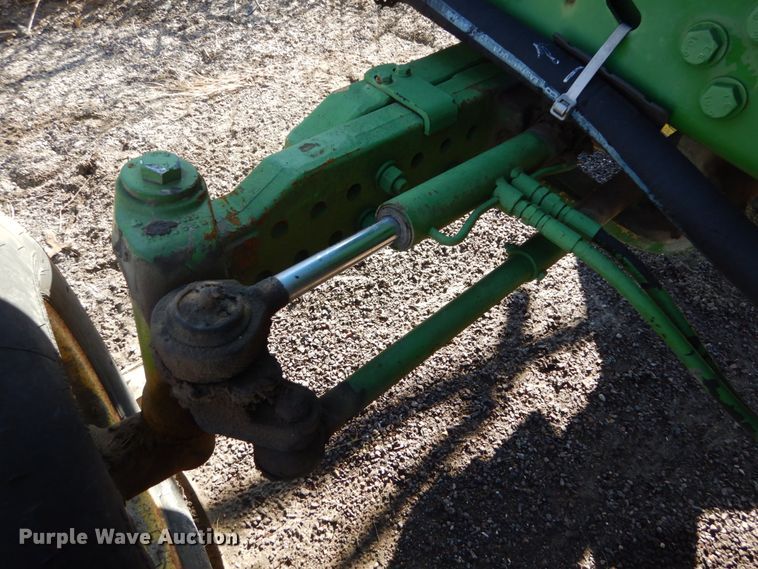 image for item GC9433 2000 John Deere 7210 tractor