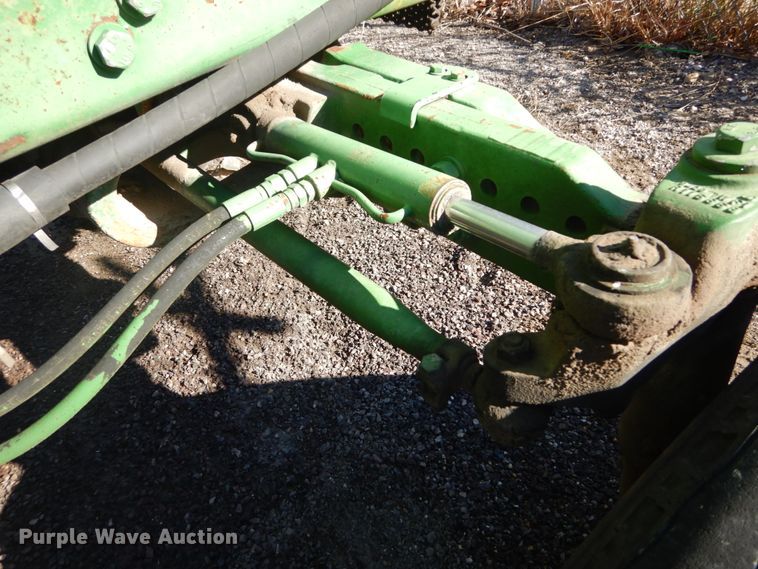 image for item GC9433 2000 John Deere 7210 tractor