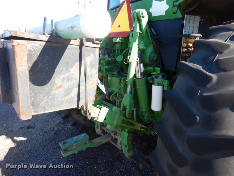 image for item GC9433 2000 John Deere 7210 tractor