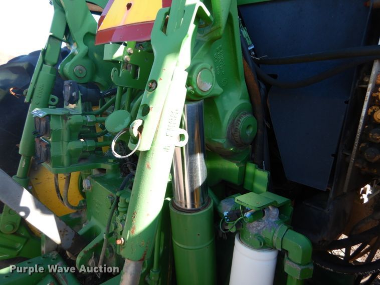 image for item GC9433 2000 John Deere 7210 tractor